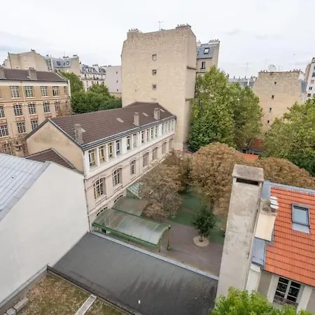 Apartament With Balcony Paryż